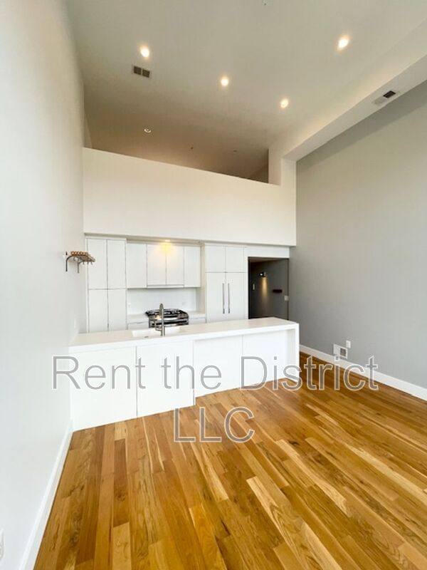 Condo for rent at 254 15th St SE #5, Washington, DC 20003