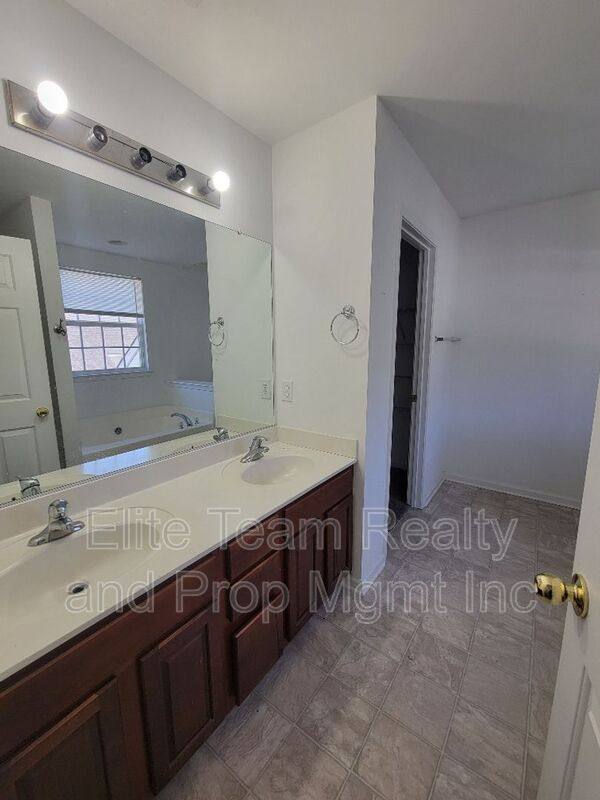 Townhouse for rent at 177 Autumn Falls Dr, Clover, SC 29710