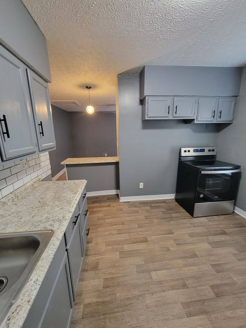 Apartment for rent at 866-868 Ellsworth Ave, Columbus, OH 43206