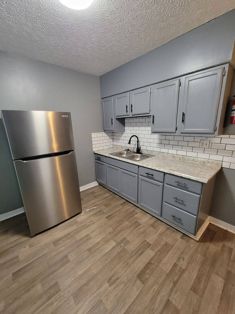 Apartment for rent at 866-868 Ellsworth Ave, Columbus, OH 43206