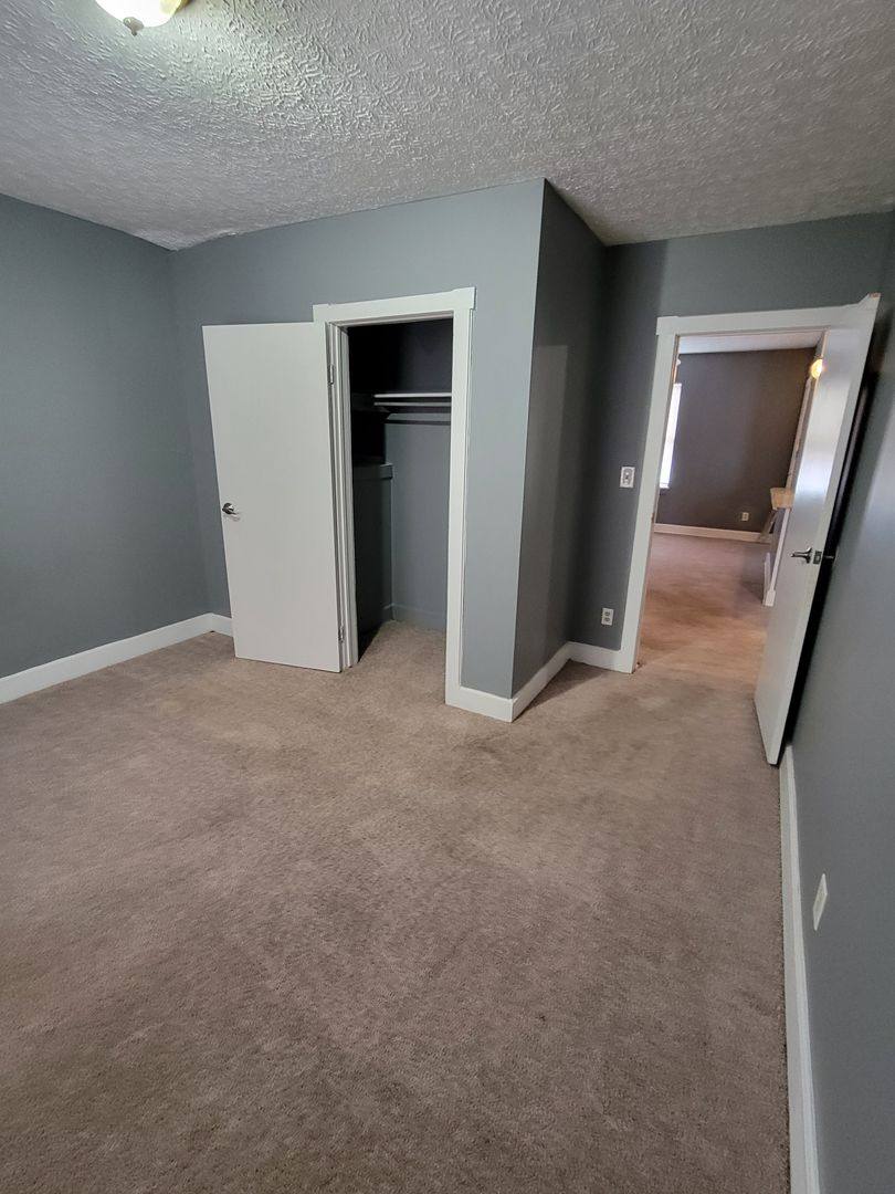 Apartment for rent at 866-868 Ellsworth Ave, Columbus, OH 43206