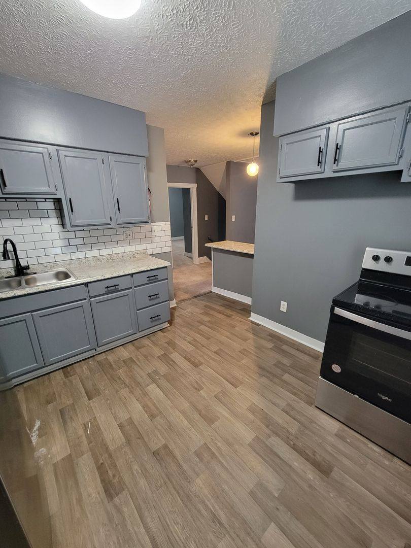 Apartment for rent at 866-868 Ellsworth Ave, Columbus, OH 43206