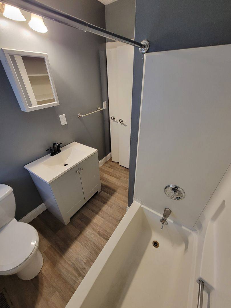 Apartment for rent at 866-868 Ellsworth Ave, Columbus, OH 43206