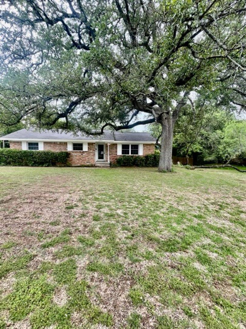 House for rent at 3310 Macarthur Dr, Waco, TX 76708