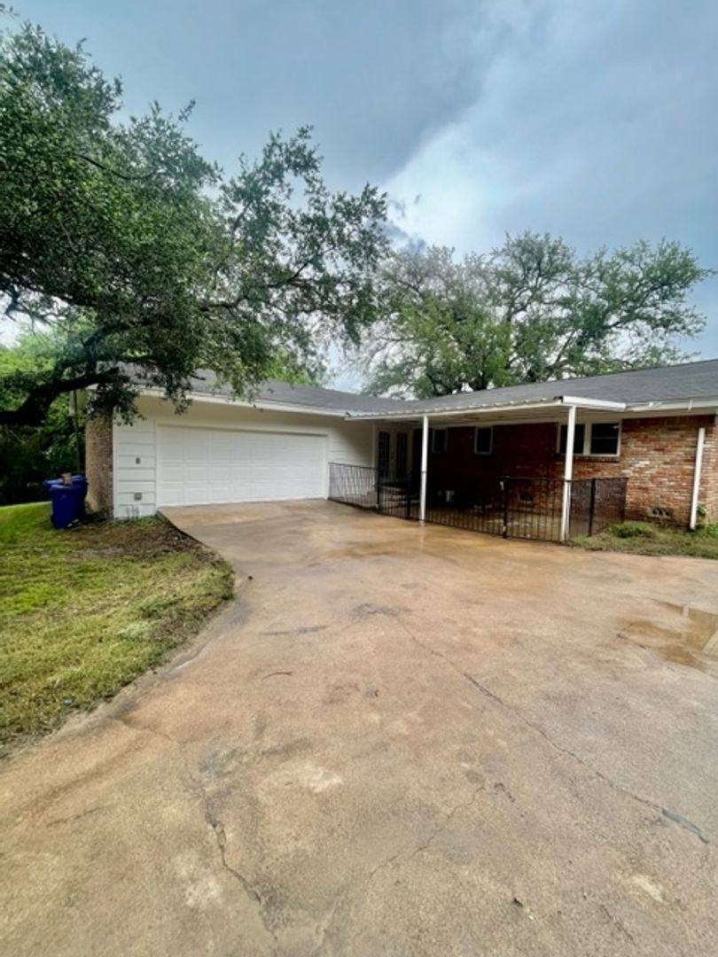 House for rent at 3310 Macarthur Dr, Waco, TX 76708