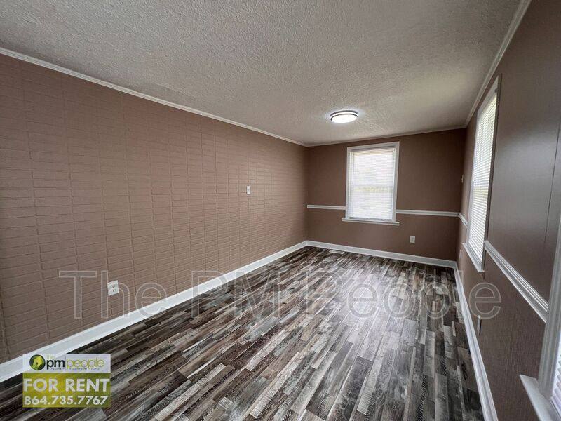 House for rent at 114 Radcliffe Dr, Easley, SC 29640