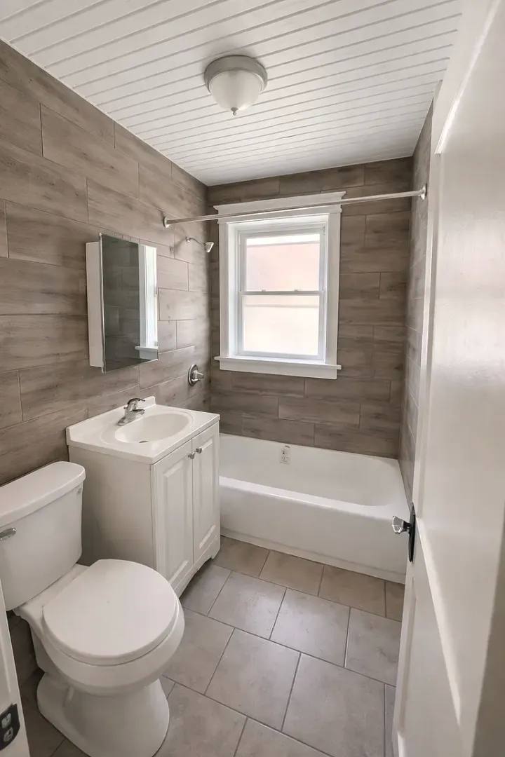 Apartment for rent at 5335 Bancroft Ave, Saint Louis, MO 63109