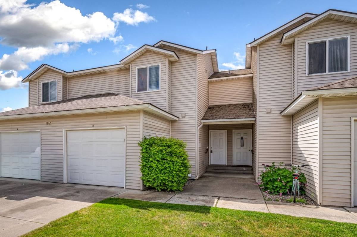 Townhouse for rent at 1812 E Coeur D'alene Ave, Post Falls, ID 83854
