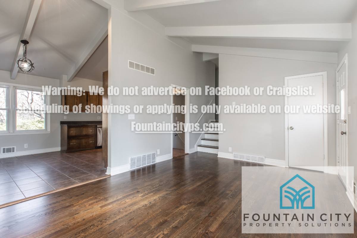 House for rent at 405 Wilshire Blvd, Liberty, MO 64068