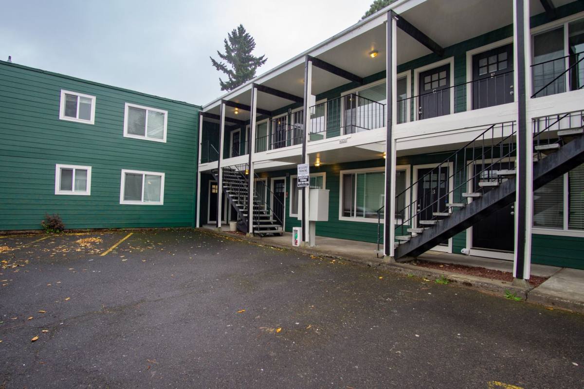 Apartment for rent at 4030 SE Holgate Blvd, Portland, OR 97202