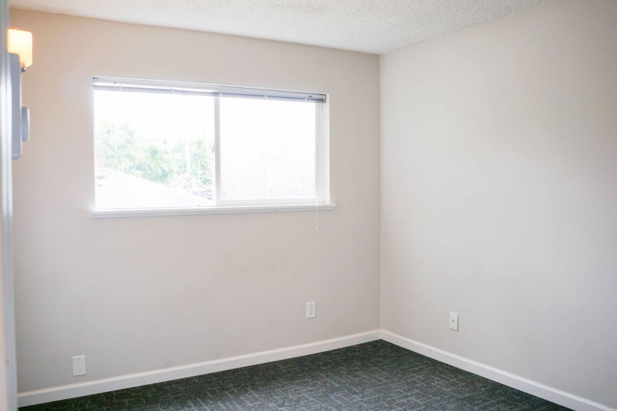 Apartment for rent at 4030 SE Holgate Blvd, Portland, OR 97202