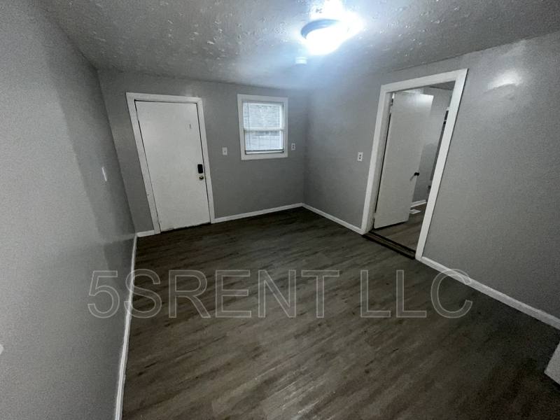 Apartment for rent at 240 S Mary Ellen St #B, South Lebanon, OH 45065