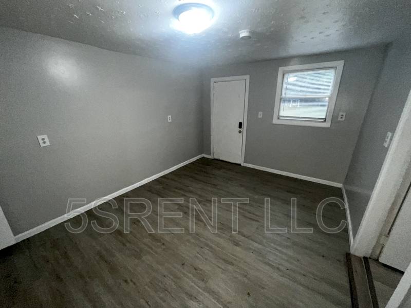 Apartment for rent at 240 S Mary Ellen St #B, South Lebanon, OH 45065