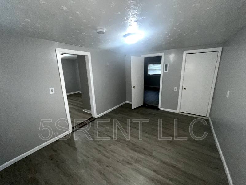 Apartment for rent at 240 S Mary Ellen St #B, South Lebanon, OH 45065