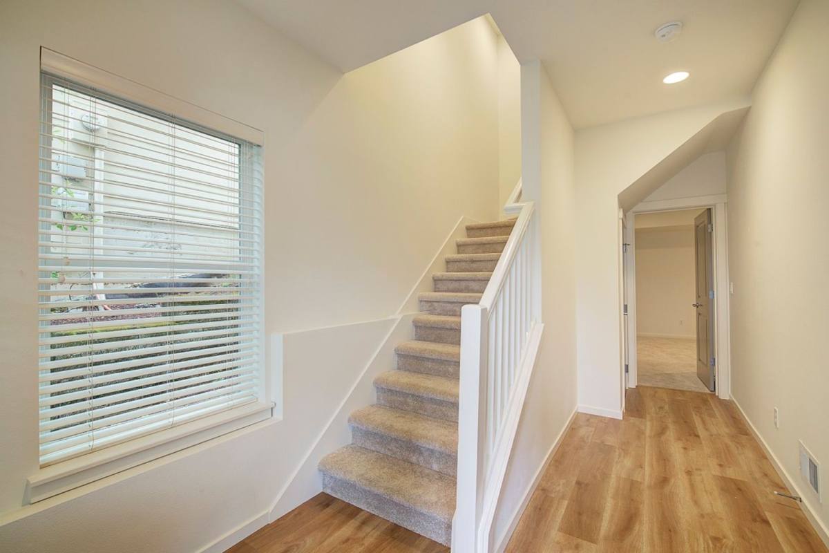 House for rent at 597 Alpine Ridge Place NW, Issaquah, WA 98027