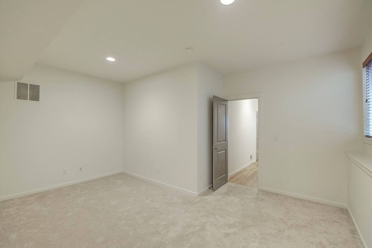 House for rent at 597 Alpine Ridge Place NW, Issaquah, WA 98027