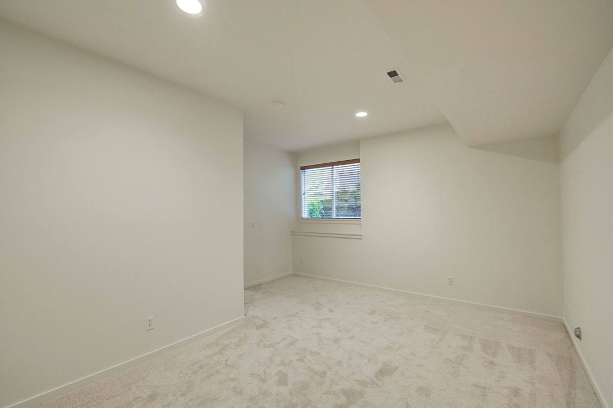 House for rent at 597 Alpine Ridge Place NW, Issaquah, WA 98027