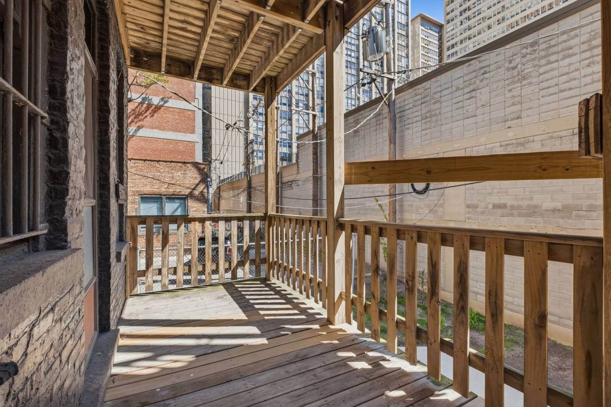 Apartment for rent at 3919-35 N Pine Grove Ave, Chicago, IL 60613