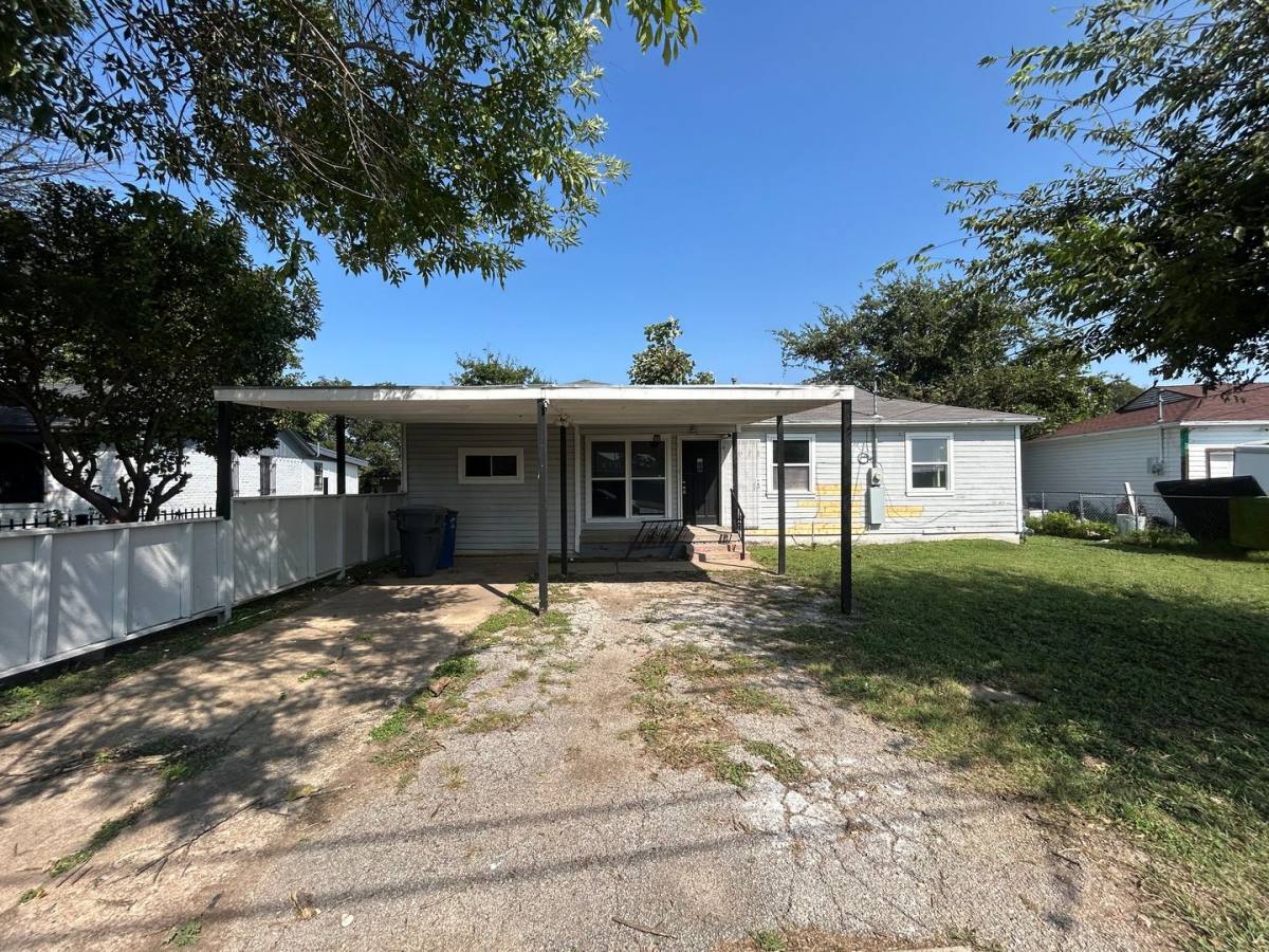 House for rent at 2919 N El Centro Way, Dallas, TX 75241