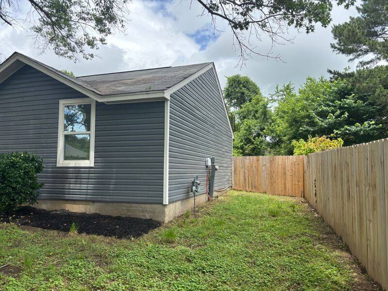 House for rent at 2986 Lake Park Rd, Memphis, TN 38127