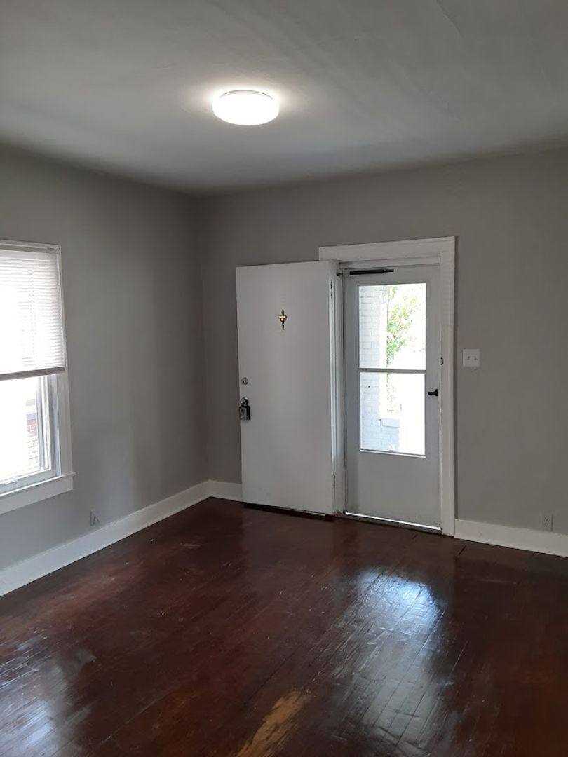 Apartment for rent at 112 S 46th St, Louisville, KY 40212