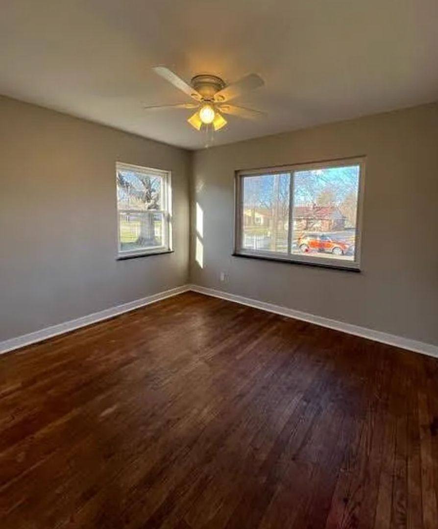 Apartment for rent at 562 E Dr, Dayton, OH 45419
