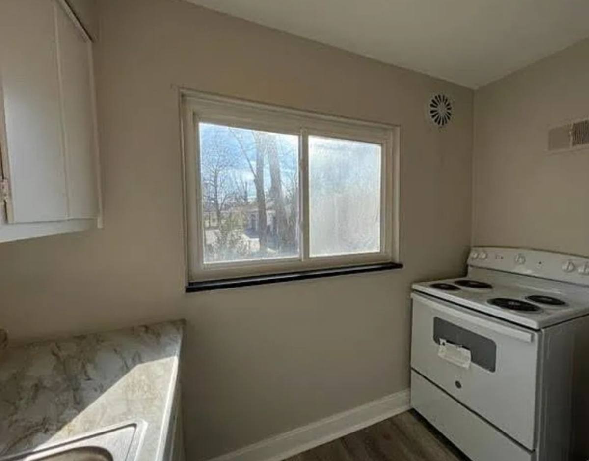 Apartment for rent at 562 E Dr, Dayton, OH 45419
