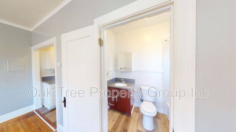 House for rent at 535 41st St #17, Oakland, CA 94609