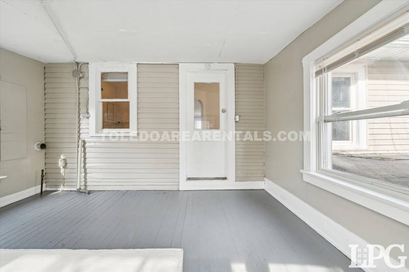 Apartment for rent at 340 E Lake St, Toledo, OH 43608
