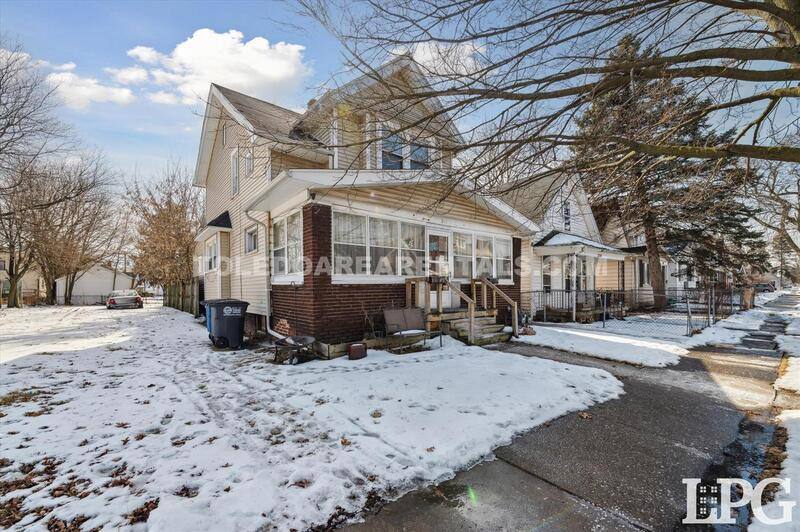 Apartment for rent at 340 E Lake St, Toledo, OH 43608