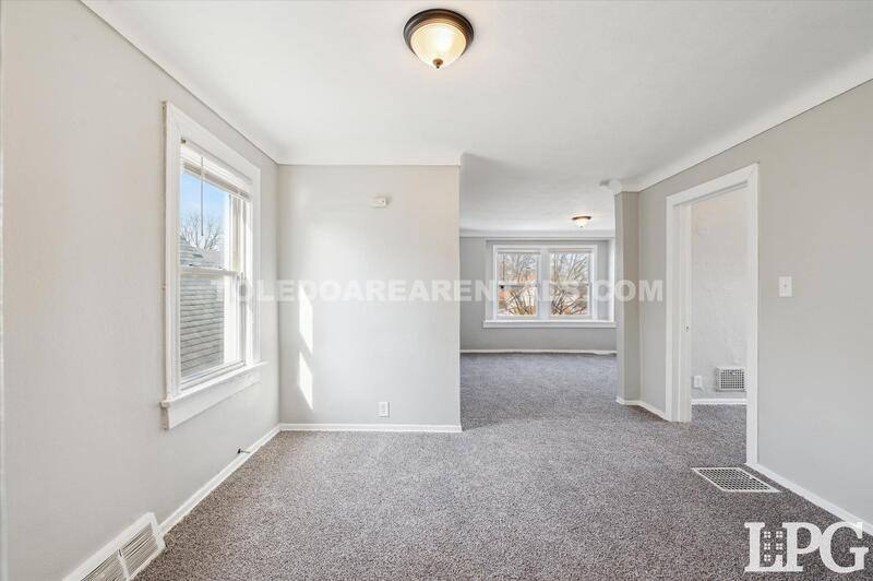 Apartment for rent at 340 E Lake St, Toledo, OH 43608