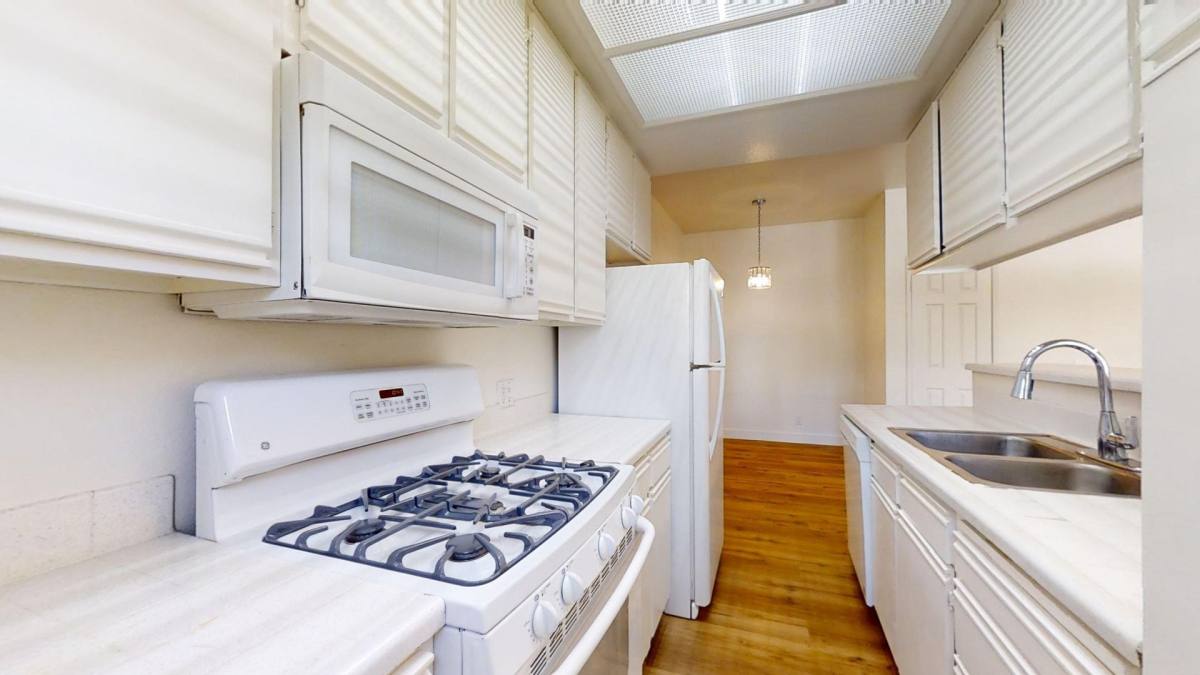 Apartment for rent at 11834 Avon Way, Los Angeles, CA 90066