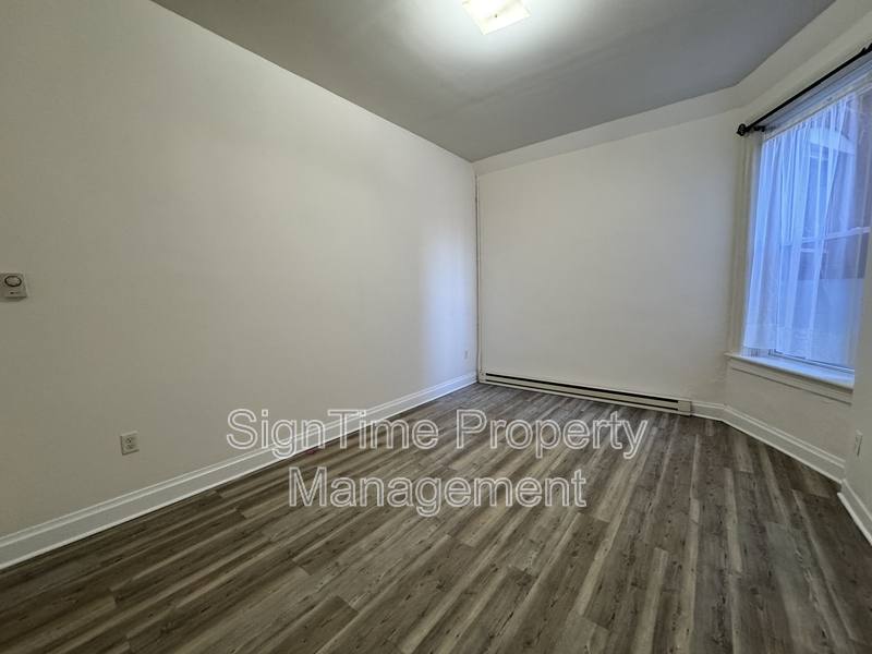 Apartment for rent at 103 E Washington St #1E, Hagerstown, MD 21740