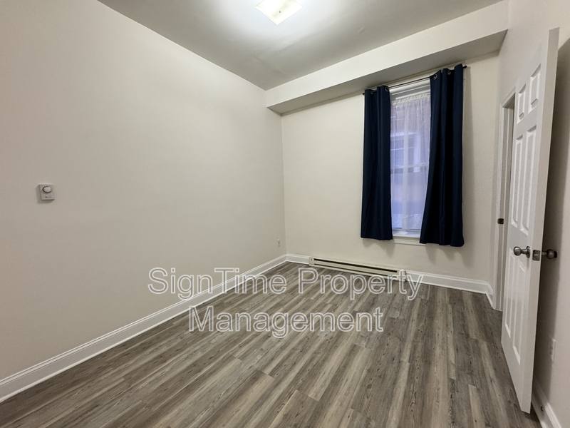 Apartment for rent at 103 E Washington St #1E, Hagerstown, MD 21740