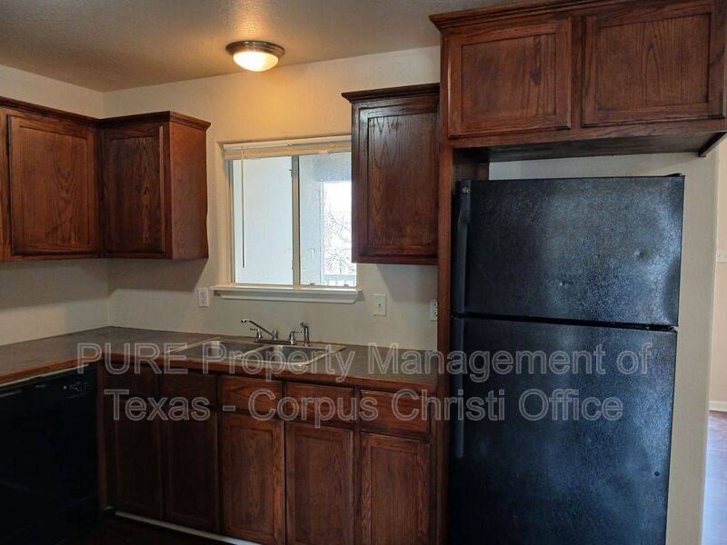 Apartment for rent at 901 Furman Ave #B, Corpus Christi, TX 78404