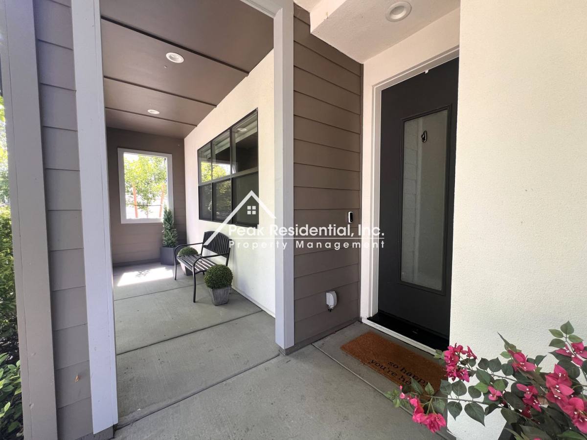 House for rent at 1023 Ice Cream Lane, Sacramento, CA 95814
