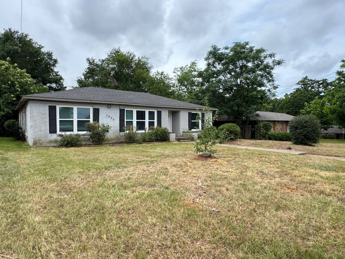 House for rent at 1225 San Antonio, Tyler, TX 75701