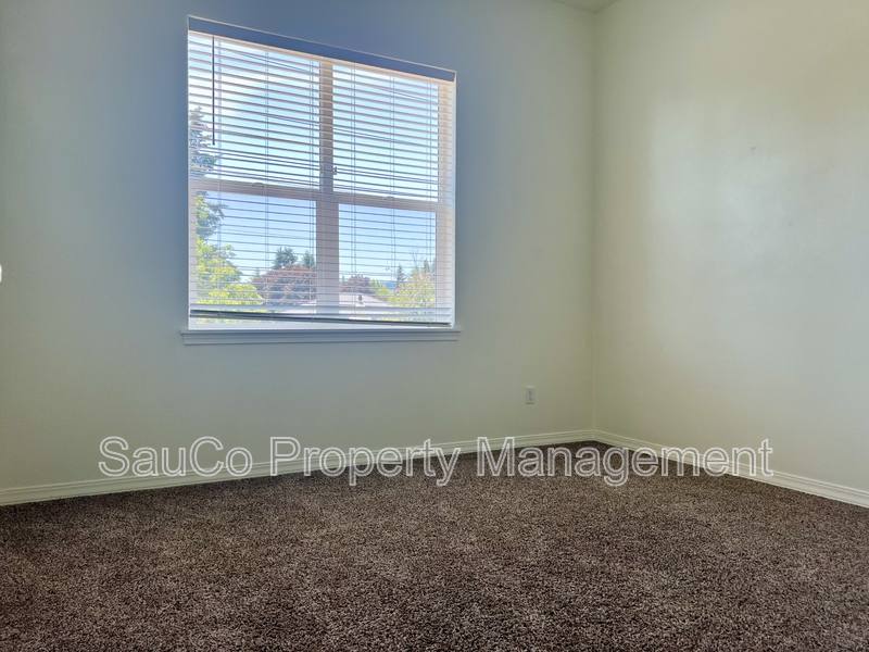 Apartment for rent at 33763 E Columbia Ave #16, Scappoose, OR 97056