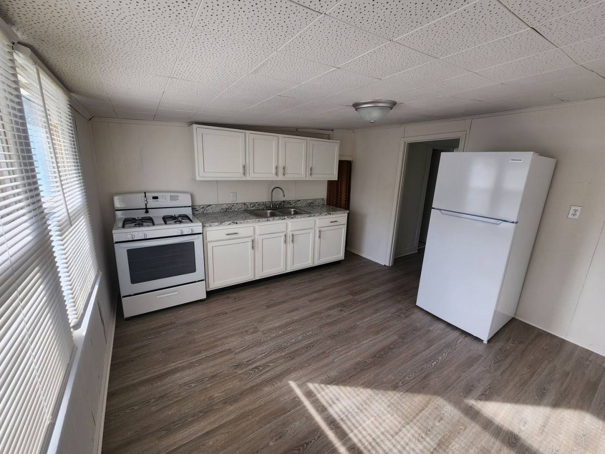 Apartment for rent at 1122 Larchmont Ave, Louisville, KY 40215