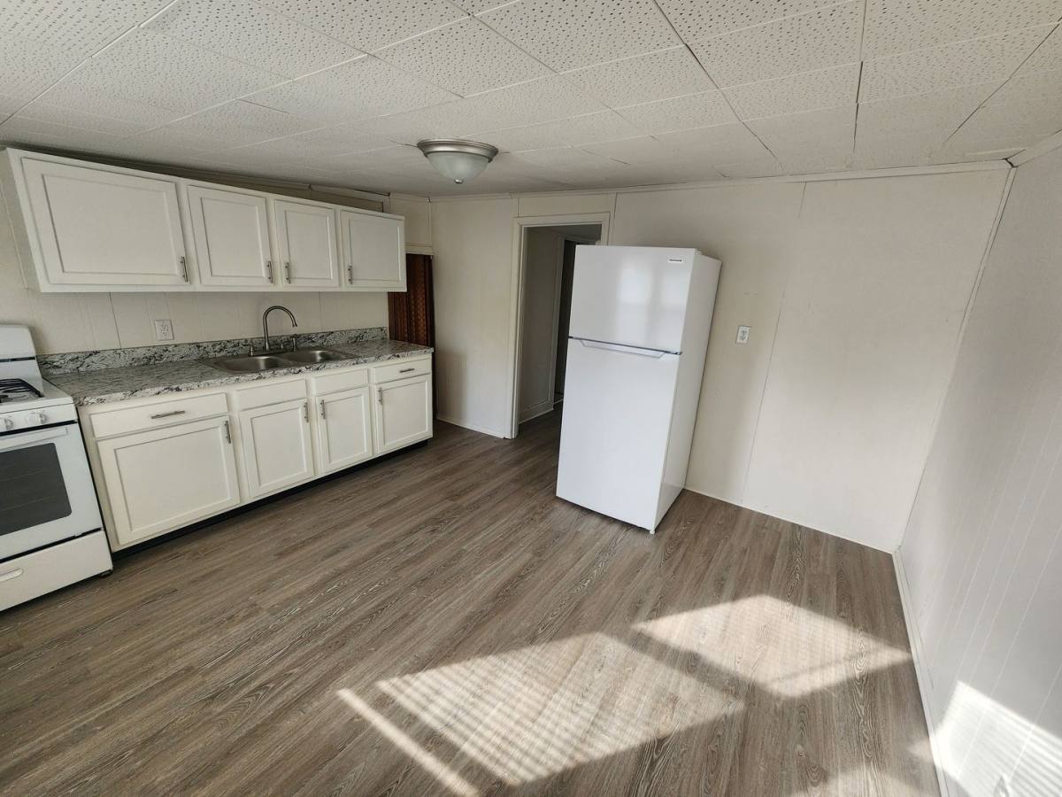 Apartment for rent at 1122 Larchmont Ave, Louisville, KY 40215