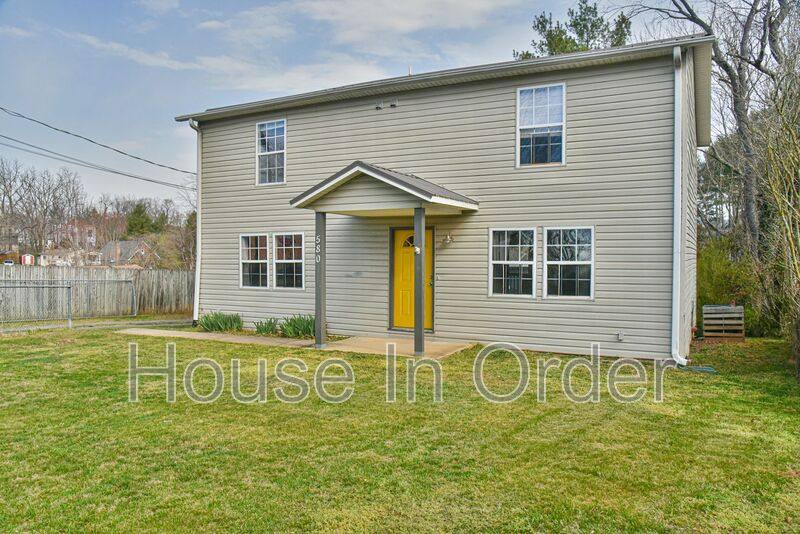 Townhouse for rent at 580 Fairview Rd #B, Asheville, NC 28803