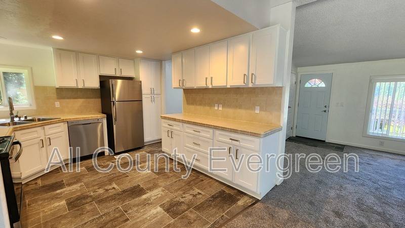 House for rent at 33425 Benbow Dr E, Graham, WA 98338