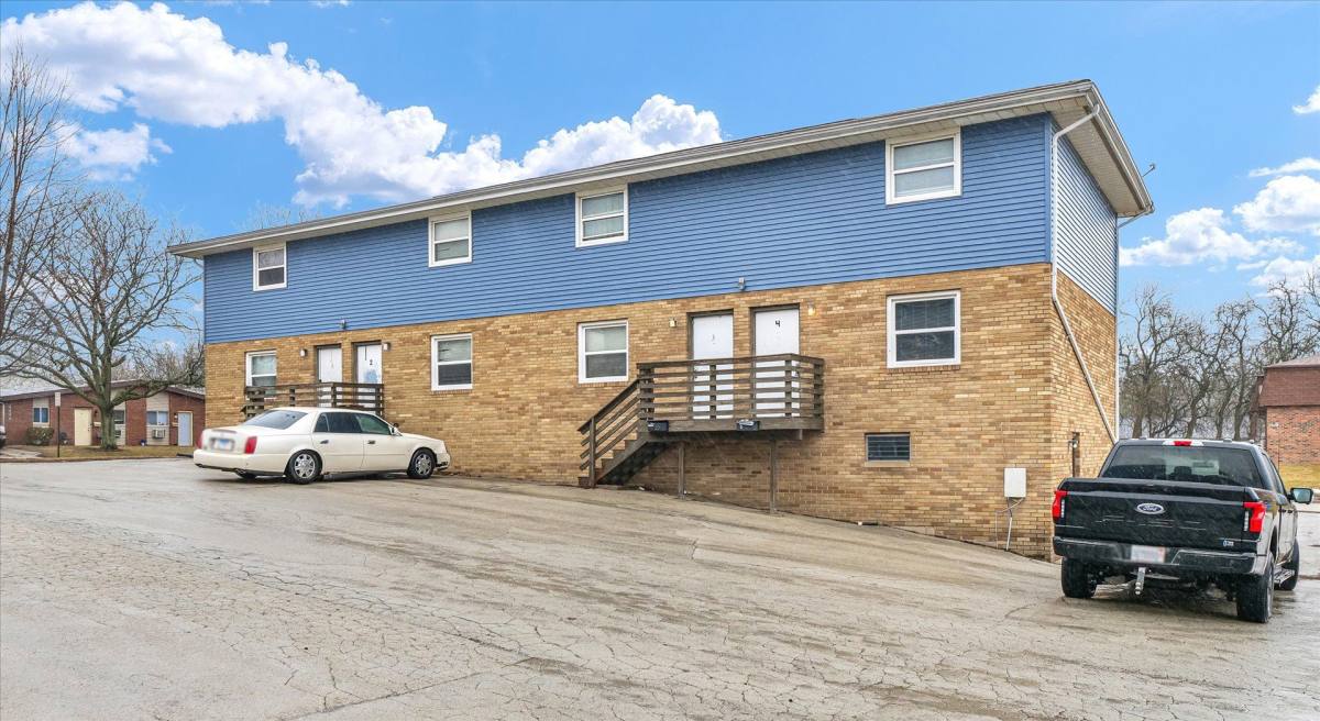 Townhouse for rent at 1513 Woods Ave, Normal, IL 61761