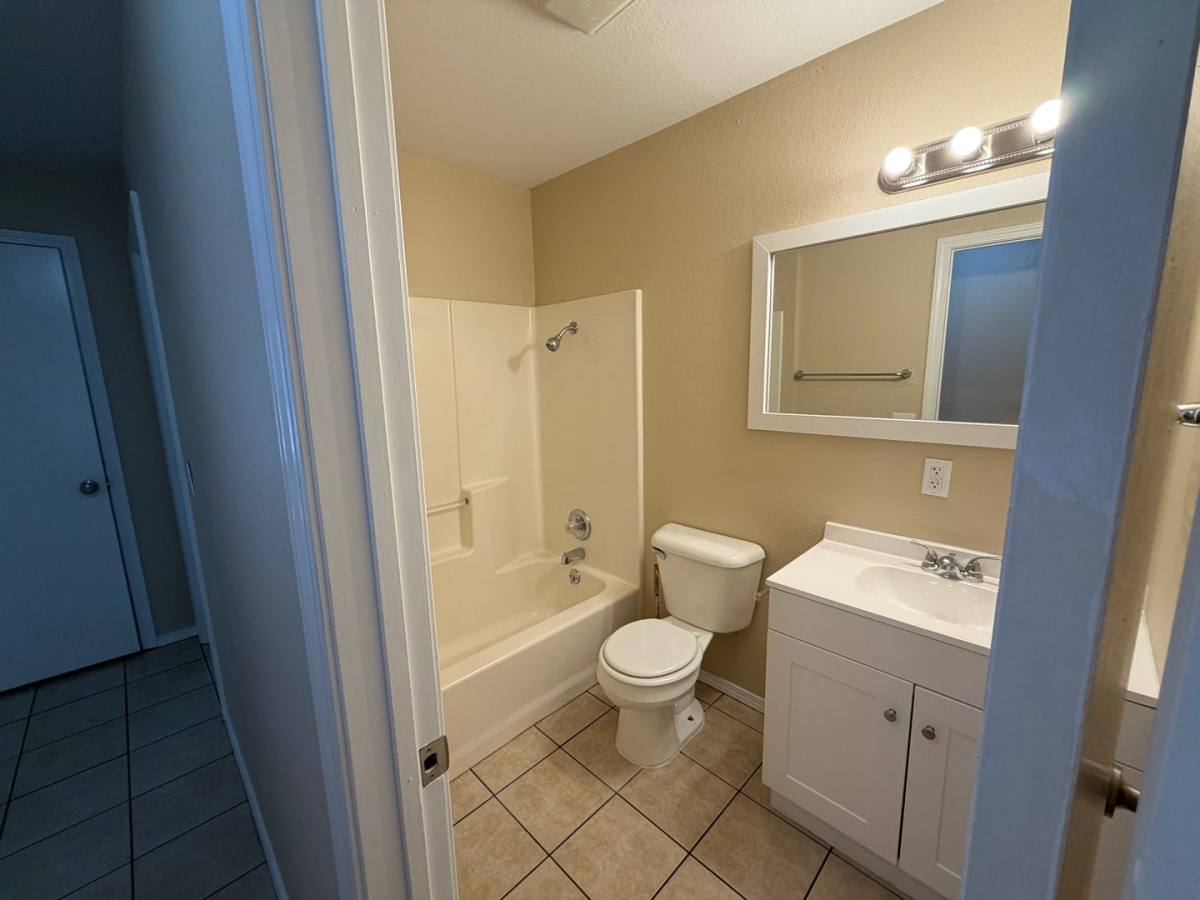 6th Place, Stilwell, OK 74960 - Townhouse for Rent - Image 9
