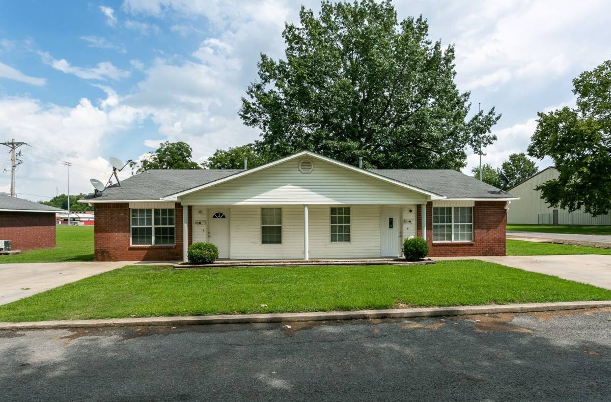 6th Place, Stilwell, OK 74960 - Townhouse for Rent