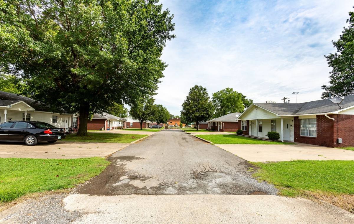 Townhouse for rent at 6th Place, Stilwell, OK 74960