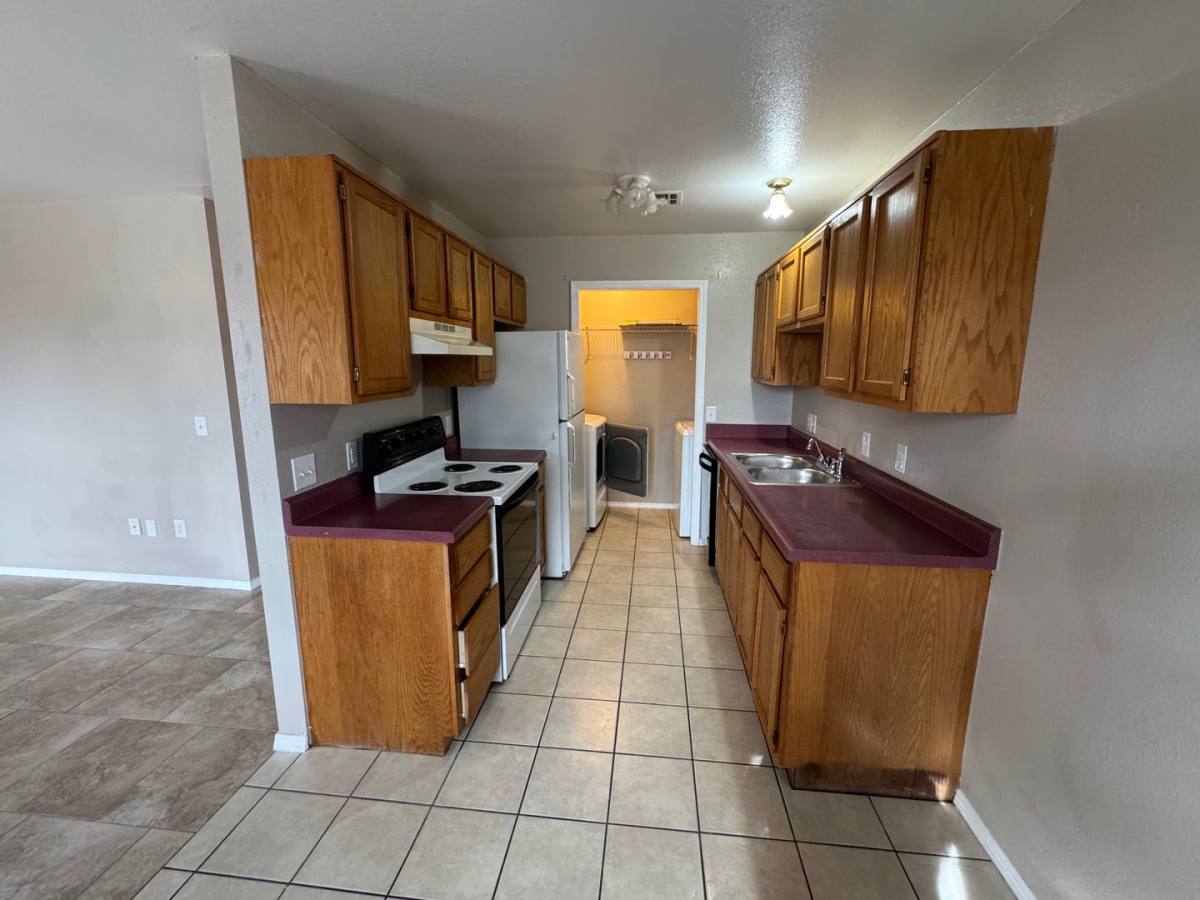 Townhouse for rent at 6th Place, Stilwell, OK 74960