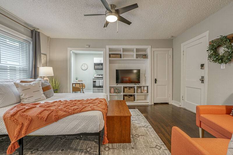 Apartment for rent at 4104 Warwick Blvd #305, Kansas City, MO 64111