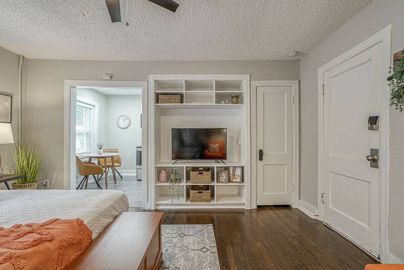 Apartment for rent at 4104 Warwick Blvd #305, Kansas City, MO 64111