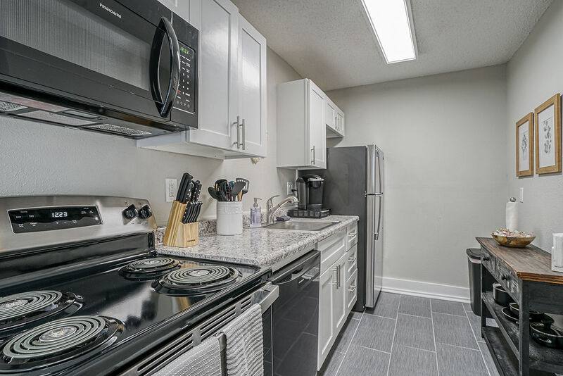 Apartment for rent at 4104 Warwick Blvd #305, Kansas City, MO 64111